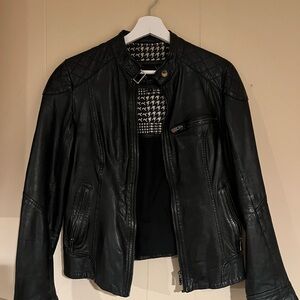Elegant Black Leather Jacket for Women
